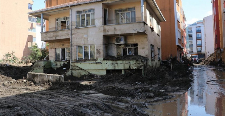 Sel Suları Çekildi Korkutan Manzara Ortaya Çıktı