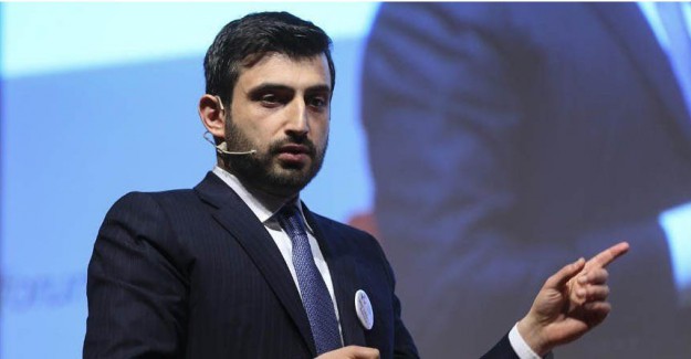 Selçuk Bayraktar İlk Yalnız Uçuşunu Gerçekleştirdi! Eşi de Hortumla Islattı