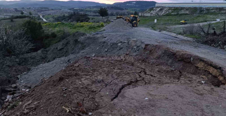 Selendi-Kula Eski Karayolunda Çökme: Alternatif Güzergahlar Belirlendi