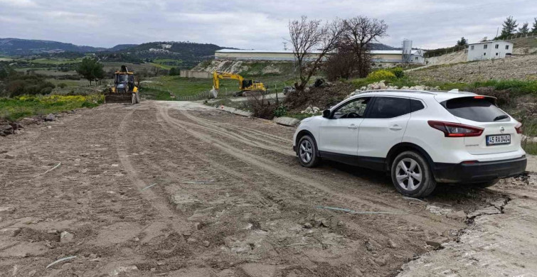 Selendi-Kula Eski Yolu Tekrar Ulaşıma Açıldı
