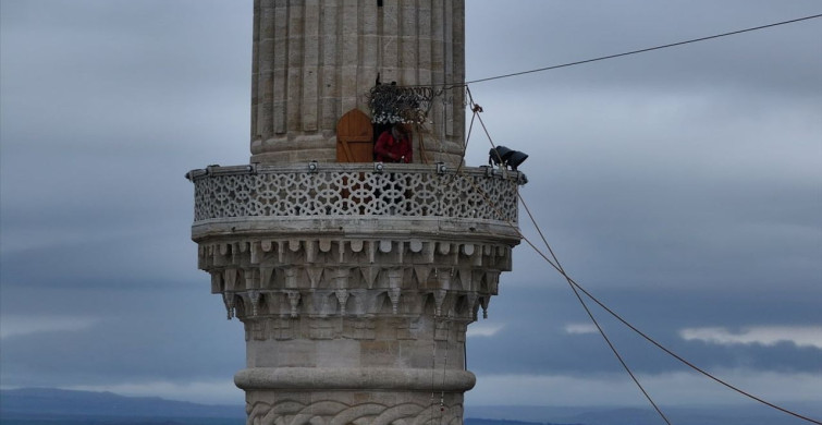 Selimiye Camii'nin Minareleri Mahyayla Donatıldı