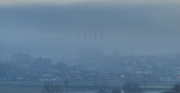 Selimiye Camisi'nin Görkemi Sisle Buluştu