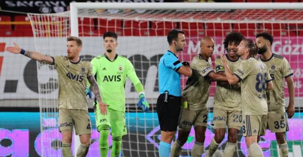 Serdar Aziz'den Hakemlere Hakeret! Şerefsiz Köpekler!
