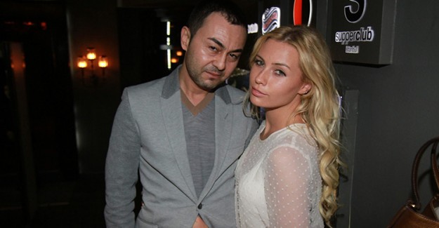 Serdar Ortaç Eşi Chloe Loughnan'ın Cesur Pozları Hakkında 