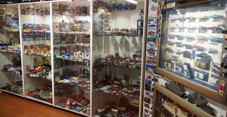 Serdivan'da 35 metrekarelik garajdan 50 bin parçalık müze oluşturuldu