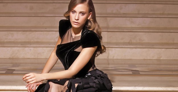 Serenay Sarıkaya Bella Hadid Ve Alexander Wang İle Dondurma Yaptı