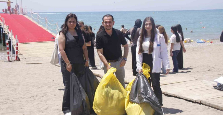Serik'te deniz kaplumbağaları için sahil temizliği etkinliği düzenlendi
