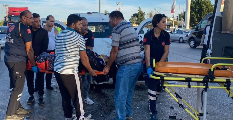 Serik’te Trafik Kazası: 4 Yaralı