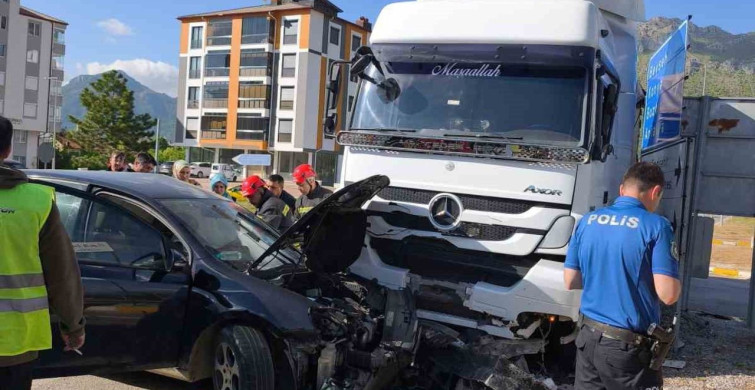 Seydişehir'de Tır ve Otomobil Kazası: 1 Yaralı