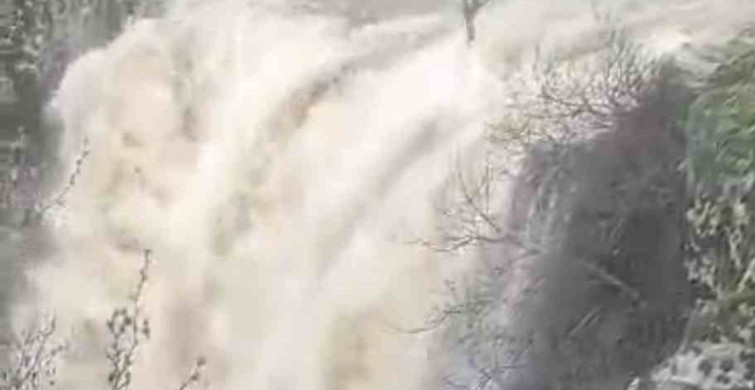 Şeyhandede Şelalesi Yağışlarla Debisini Arttırdı