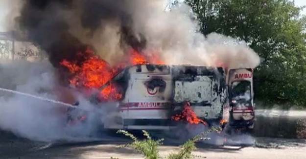 Seyir Halindeki Ambulans Yandı!