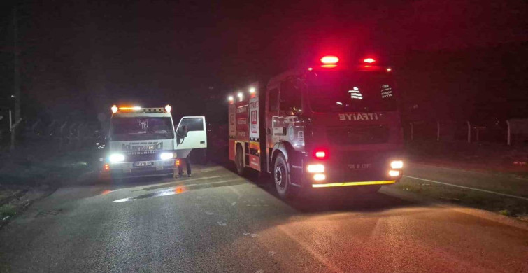 Seyitgazi'de Trafik Kazası: Otomobil Oto Kurtarma Aracında Yangın Çıkardı