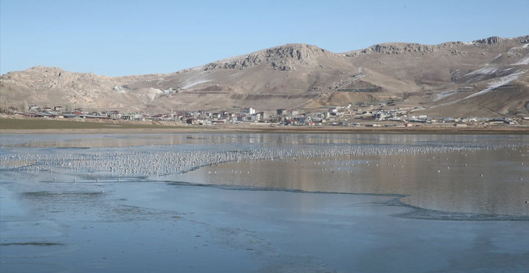 Sıhke Gölü'nde Buz Kaplama Gözlemlendi
