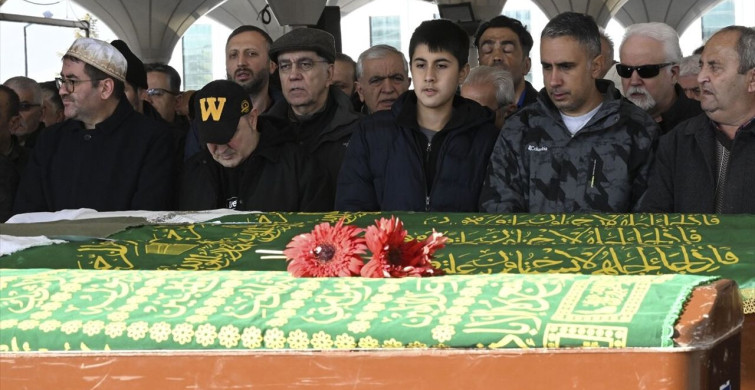 Siirt'te Bıçaklanarak Öldürülen Gülhan Börülce Toprağa Verildi