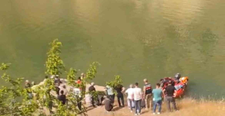 Siirt'te Botan Çayı'na giren çocuk için arama çalışmaları başladı