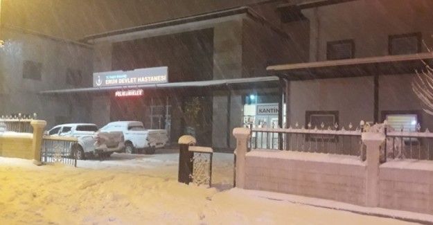 Siirt'te Gıda Zehirlenmesi Şüphesiyle 5 Kişi Hastaneye Kaldırıldı