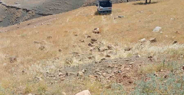 Siirt’te kamyonet şarampole devrildi: 3 yaralı