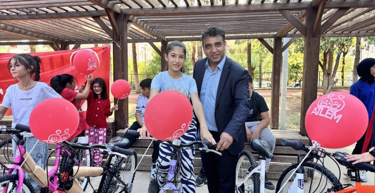 Siirt'te ODES Projesi ile Başarılı Öğrencilere Bisiklet Hediye Edildi