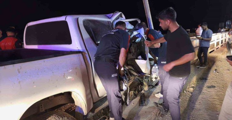 Siirt'te pikap bariyerlere saplandı, iki kişi yaralandı
