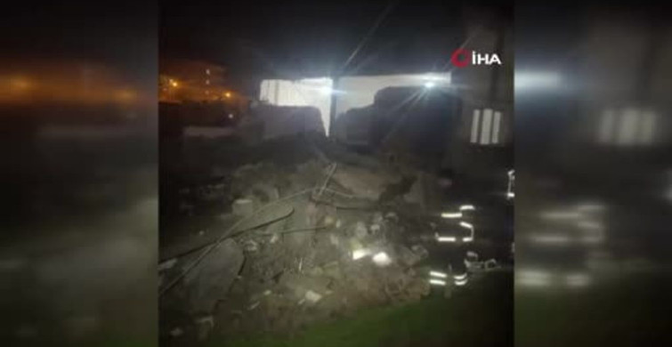 Siirt'te Yağmur Sonrası Metruk Bina Çöktü