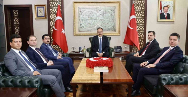 Siirt'te yeni mülki idare amirleri valilikte toplandı
