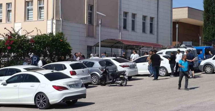 Silifke Belediyesi'ne yönelik operasyonda gözaltına alınan 19 şüpheli adliyeye sevk edildi
