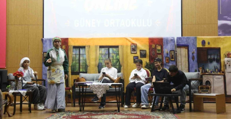 Simav’da 'Aile' temalı tiyatro festivalinin ödül töreni düzenlendi