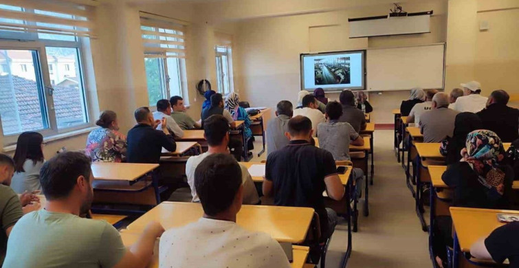 Simav'da Süt Sığırı Yetiştiriciliği Eğitimi Başarıyla Devam Ediyor