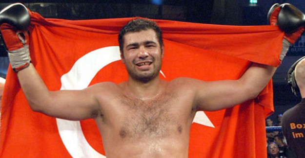 Sinan Şamil Sam Kimdir? 