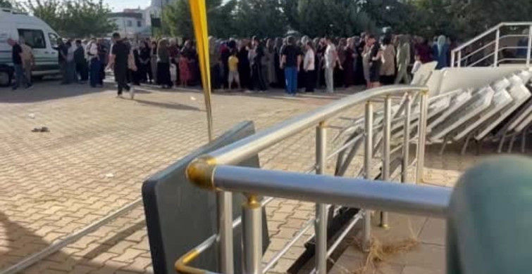Sınav yolunda geçirdiği kazada hayatını kaybeden genç defnedildi