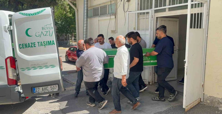 Sınav yolunda meydana gelen kazada hayatını kaybeden gencin cenazesi ailesine teslim edildi