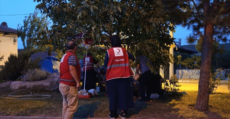 Sındırgı'da Depremzedelere Yardım Eli Uzandı