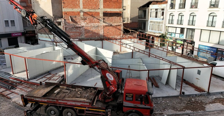 Sındırgı'da Esnaf için Konteyner ve Prefabrik Çarşı Kurulumu Yaygınlaşıyor