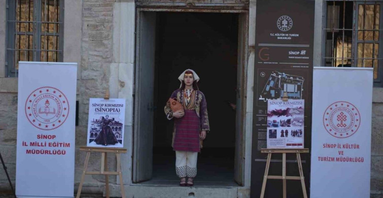 Sinop kırmızısı temalı defile büyük ilgi gördü