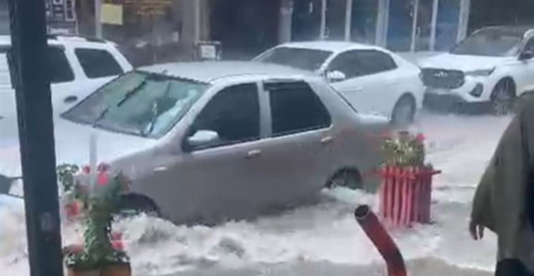 Sinop Türkeli'de kuvvetli sağanak yağış etkili oldu