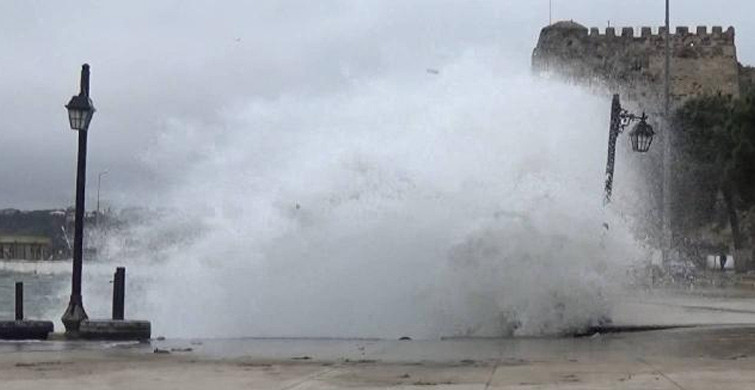 Sinop'ta Fırtına Dev Dalgalara Yol Açtı