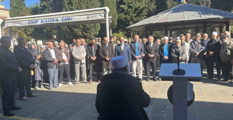 Sinop’ta Hacı Adayları Dualarla Uğurlandı