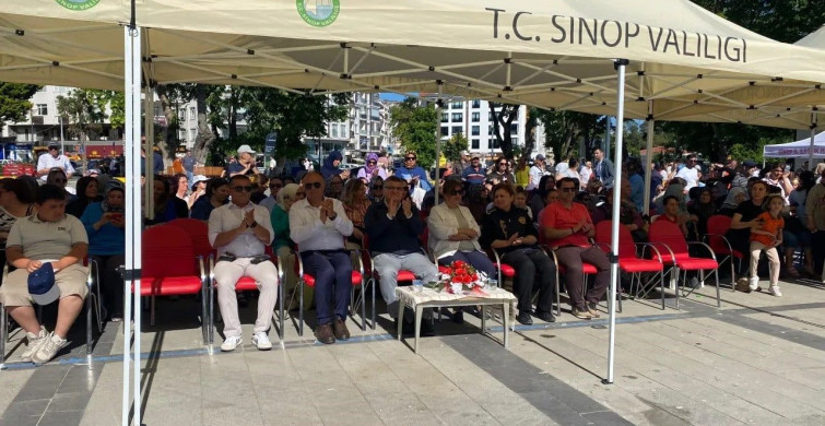 Sinop'ta halk oyunları şenliği renkli görüntülere sahne oldu