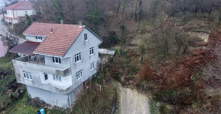 Sinop'ta Heyelan Sonrası Köy Yolu Kapandı