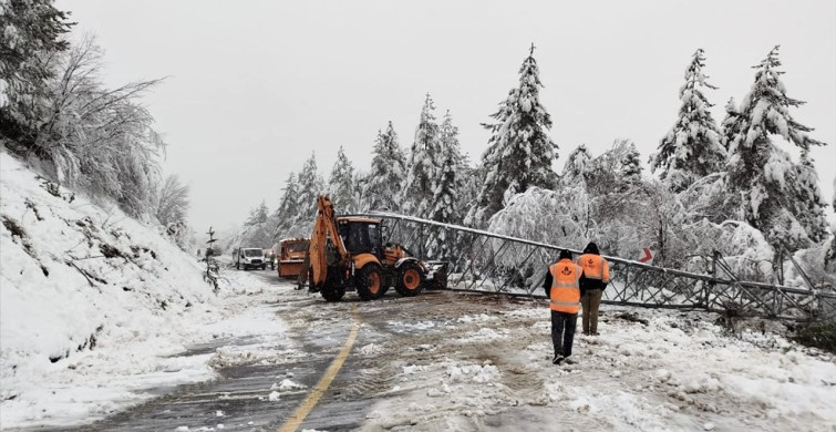 Sinop'ta Kar ve Şiddetli Rüzgar Etkili Oluyor