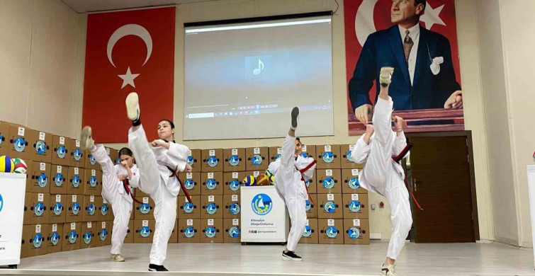 Sinop'ta Spor Malzemeleri Dağıtım Töreni Gerçekleştirildi