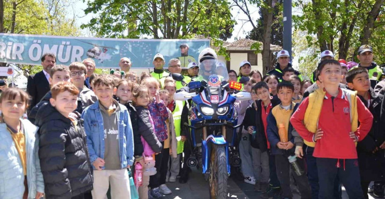 Sinop'ta Trafik Haftası İçin Farkındalık Yürüyüşü Düzenlendi