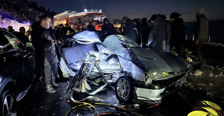 Sinop'ta Trafik Kazası: 2 Ölü, 6 Yaralı