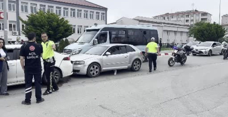 Sinop'ta Zincirleme Trafik Kazası: 5 Yaşındaki Çocuk Yaralandı