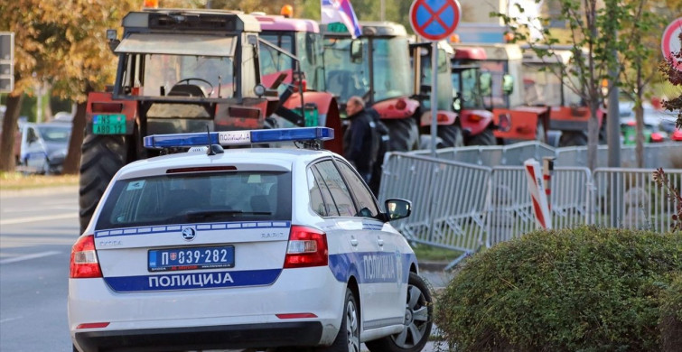 Sırbistanlı Çiftçiler Hükümetin Tarım Politikalarını Protesto Etti