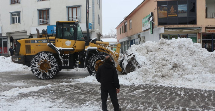 Şırnak, Siirt, Elazığ ve Bingöl'de Kar Yağışı Sebebiyle Ulaşım Sorunları