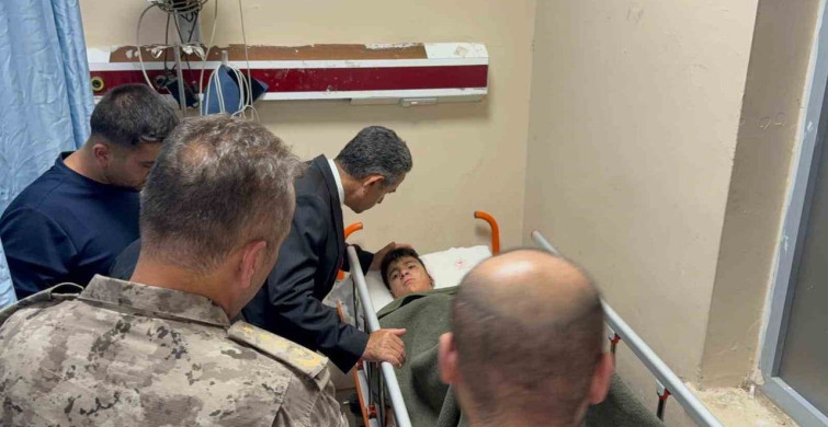 Şırnak valisi Birol Ekici, Cudi Dağı dönüşünde yaralanan 34 vatandaşı ziyaret etti