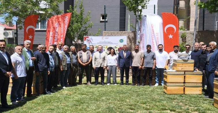 Şırnak'ta 25 üreticiye yüzde 75 hibeli arıcılık ekipmanı dağıtıldı