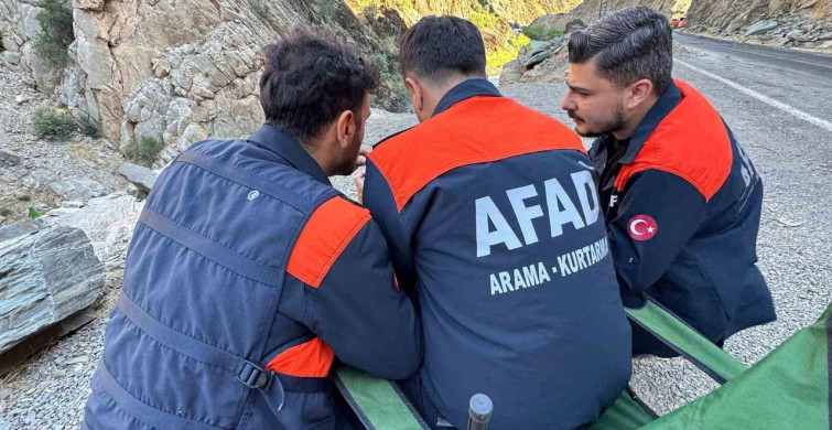 Şırnak'ta balık tutarken kaybolan genç için Habur çayı didik didik aranıyor
