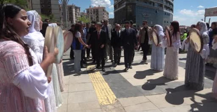 Şırnak'ta Hayat Boyu Öğrenme Sergisi Açıldı